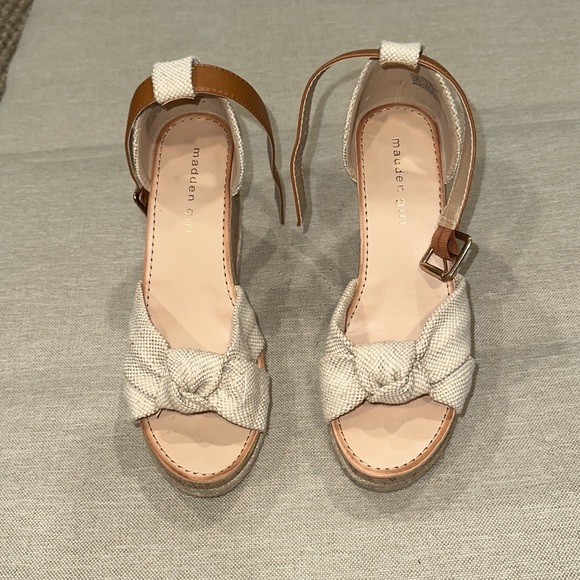 Madden girl wedge sandals - Picture 2 of 4